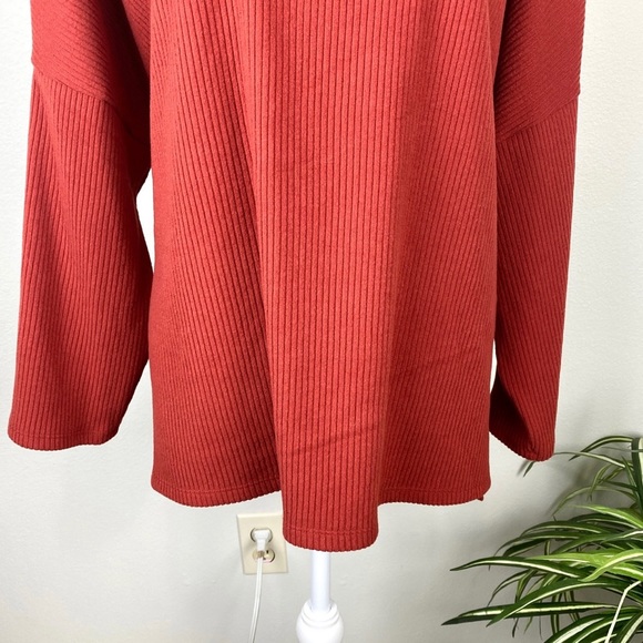 Old Navy, Plus Size XXL Burnt Orange Mock Neck Warm 3/4 Sleeve Pullover Shirt - Picture 3 of 9